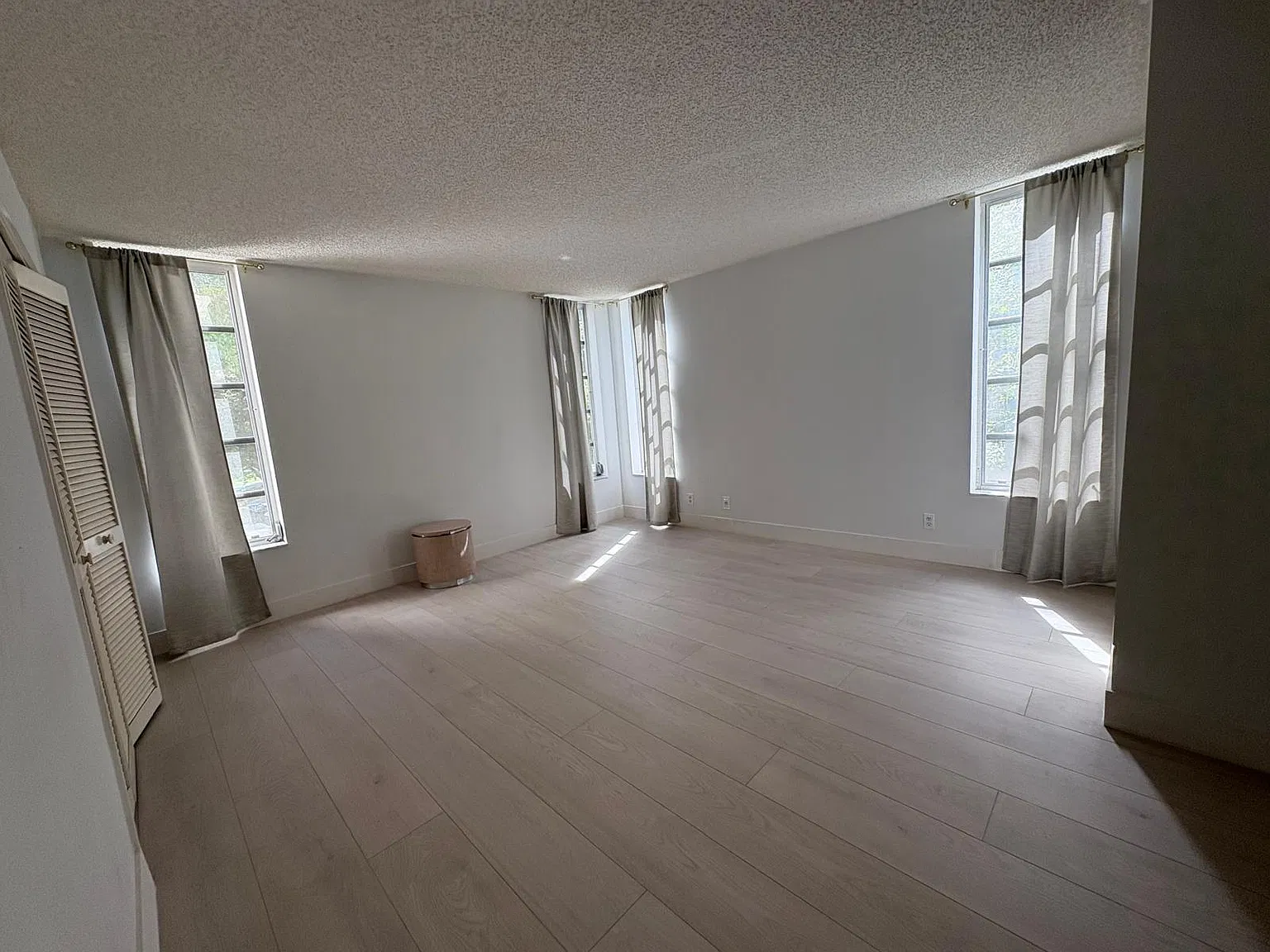 3 bed, 2.0 bath, 1444 sqft, $2,400 — Photo 2