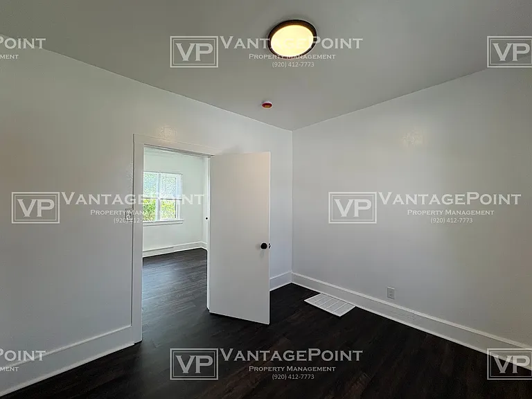 1927 S 10th St — Photo 12