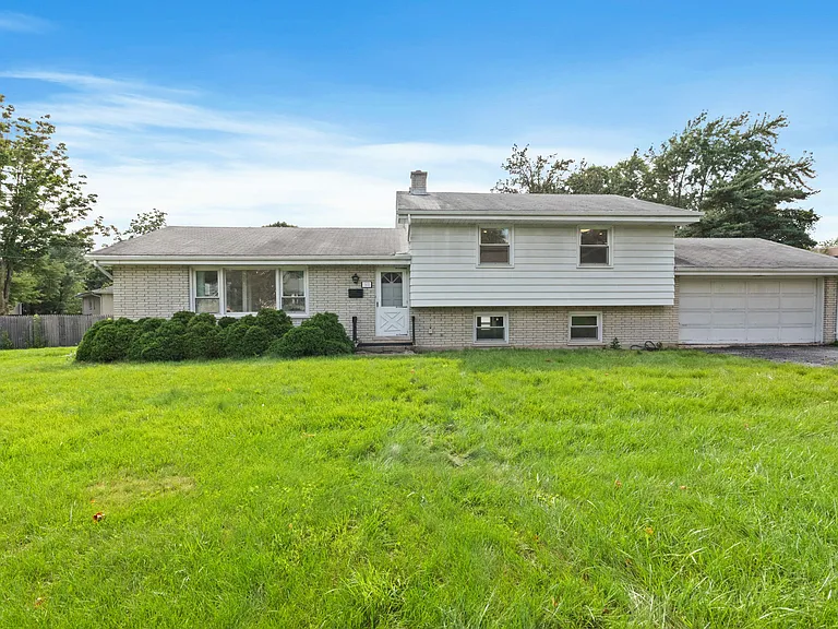 123 Ogden Ave — Photo 44
