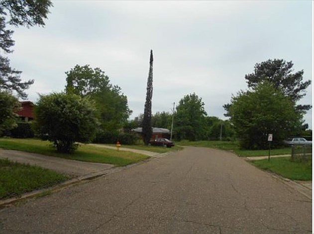 2nd image of 4833 Gloria Dr