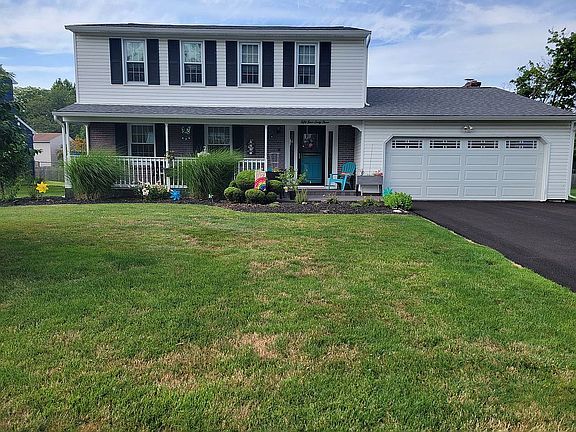 2nd image of 5463 Topsfield Ln
