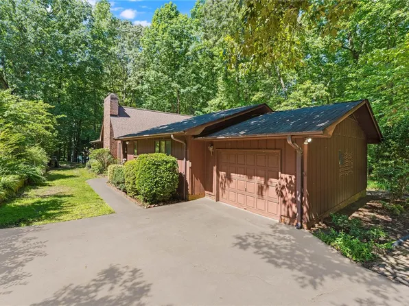 205 Manitowoc Dr, Westminster, SC 29693