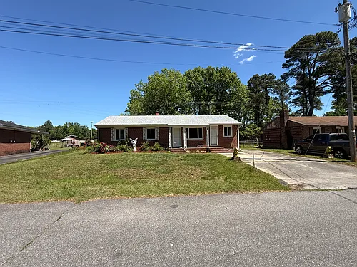 1610 Lexington Dr Photo 1