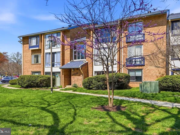 10222 Bushman Dr APT 8101, Oakton, VA 22124