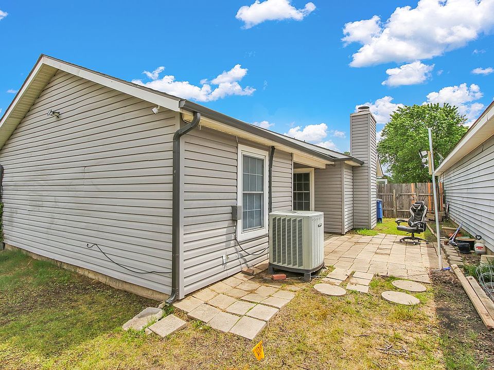 1st image of 1406 S 110th Pl E