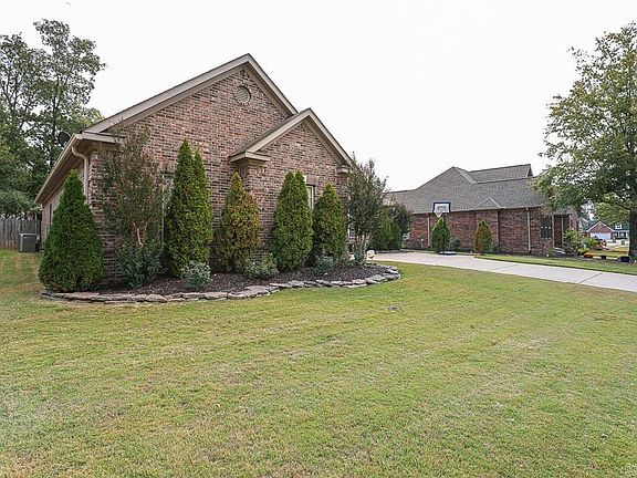 3rd image of 4231 Robinwood Cir