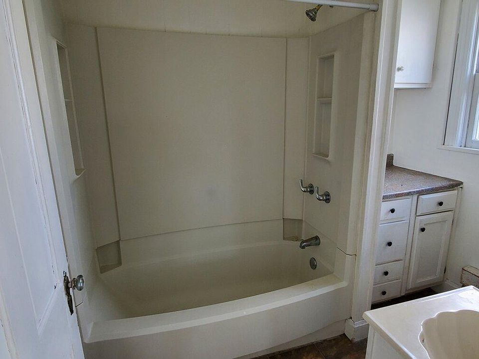 1st image of 123 E Antietam St APT 3