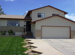 120 Montcalm Dr, Pueblo, CO 81005