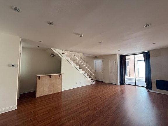 5th image of 14912 Dickens St APT 13