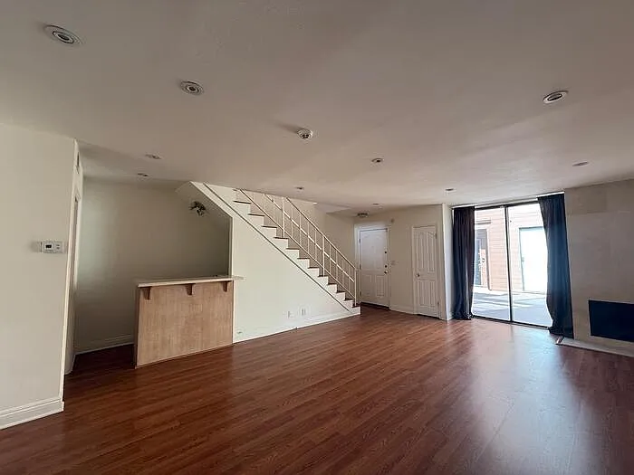 14912 Dickens St #13 — Photo 5