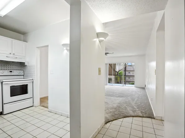 709 Lori Drive #313, Palm Springs, FL 33461