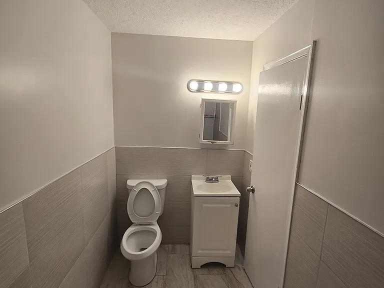 124 Erica Rd — Photo 14