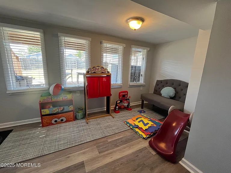 103 Chicago Ave — Photo 23