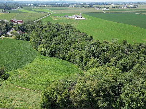 Auction Rd, Manheim, PA 17545