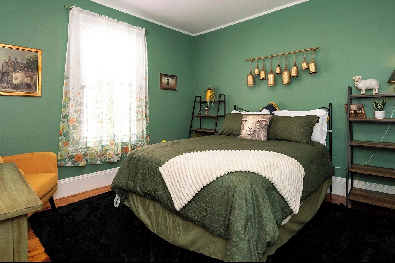 2 bed, 950 sqft, $3,500 — Photo 1