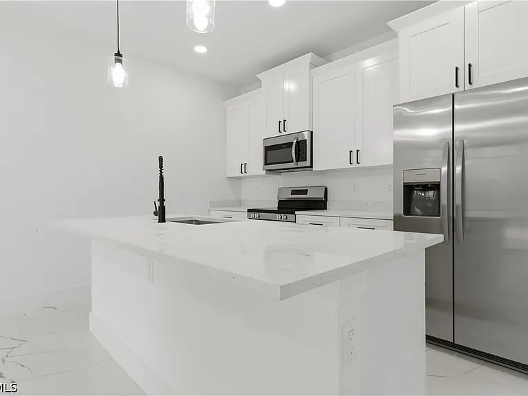 4787 Golfview Blvd — Photo 2
