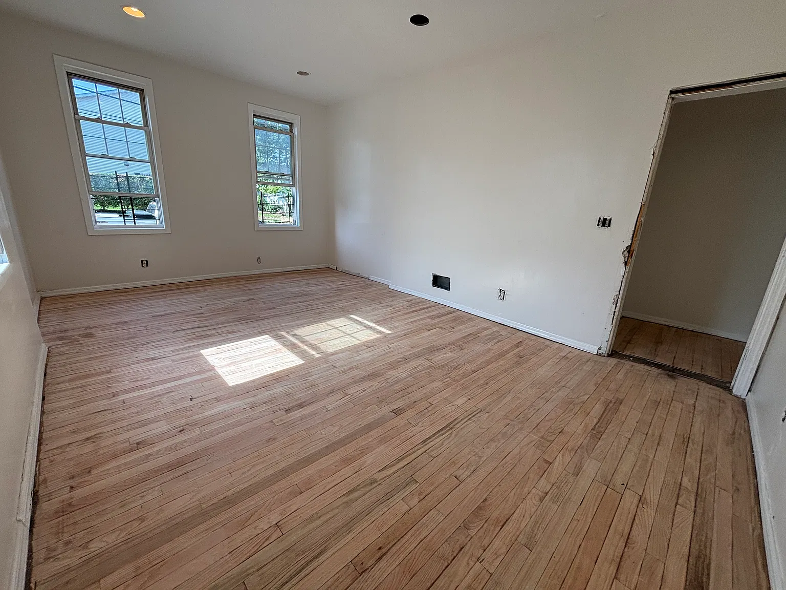 111 S Fulton Ave — Photo 3