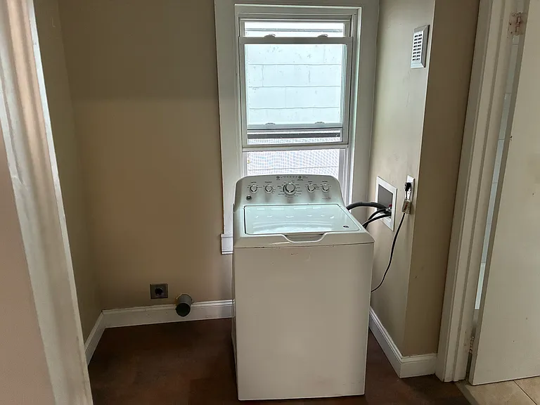 10 Becker Pl #4 — Photo 6
