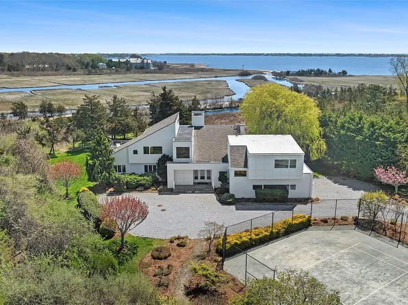 22 Tanners Neck Lane, Westhampton, NY 11977