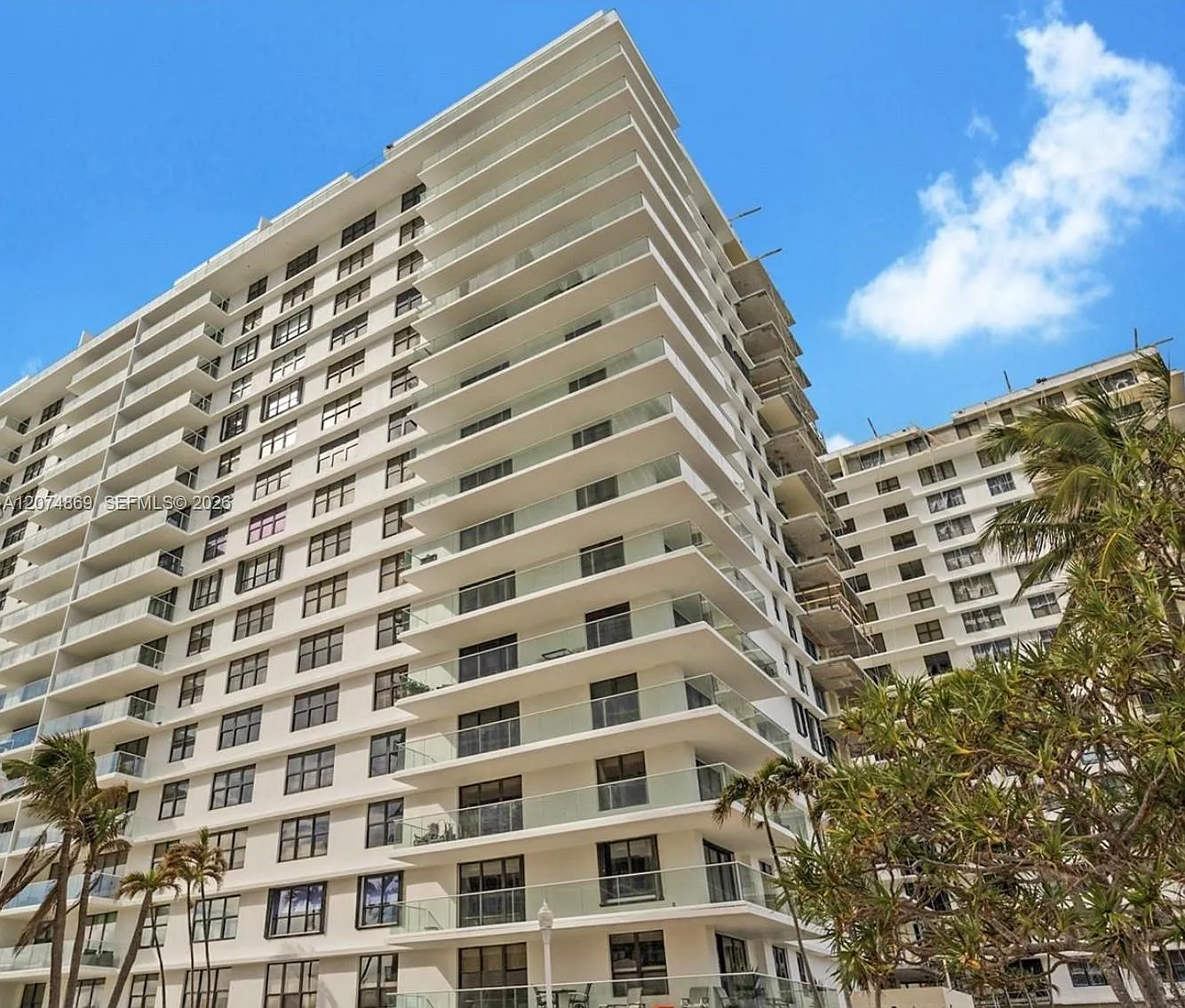 Balmoral Condo — Photo 1