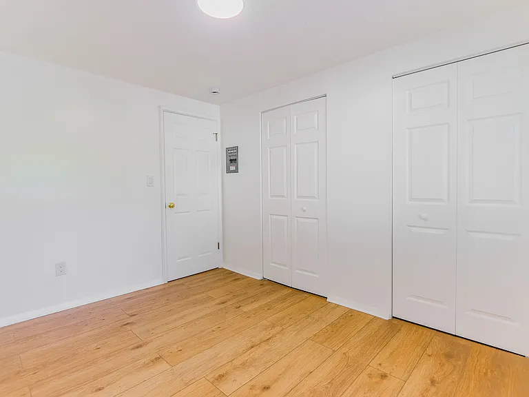 1342 W 114th St #11 — Photo 13