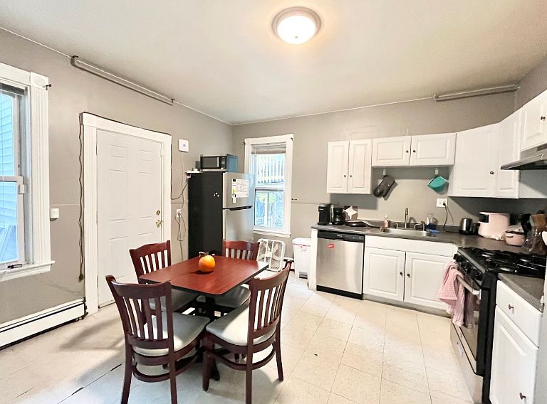 1st image of 166 Hillside St #1