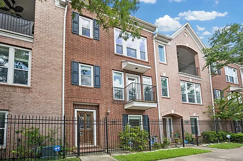 1026 Van Buren St Photo 1