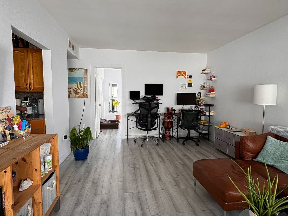Spacious - plenty of natural light!
