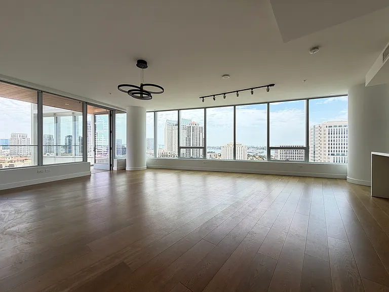 888 W East St #1504 — Photo 21