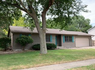1207 N Linden St, Normal, IL 61761