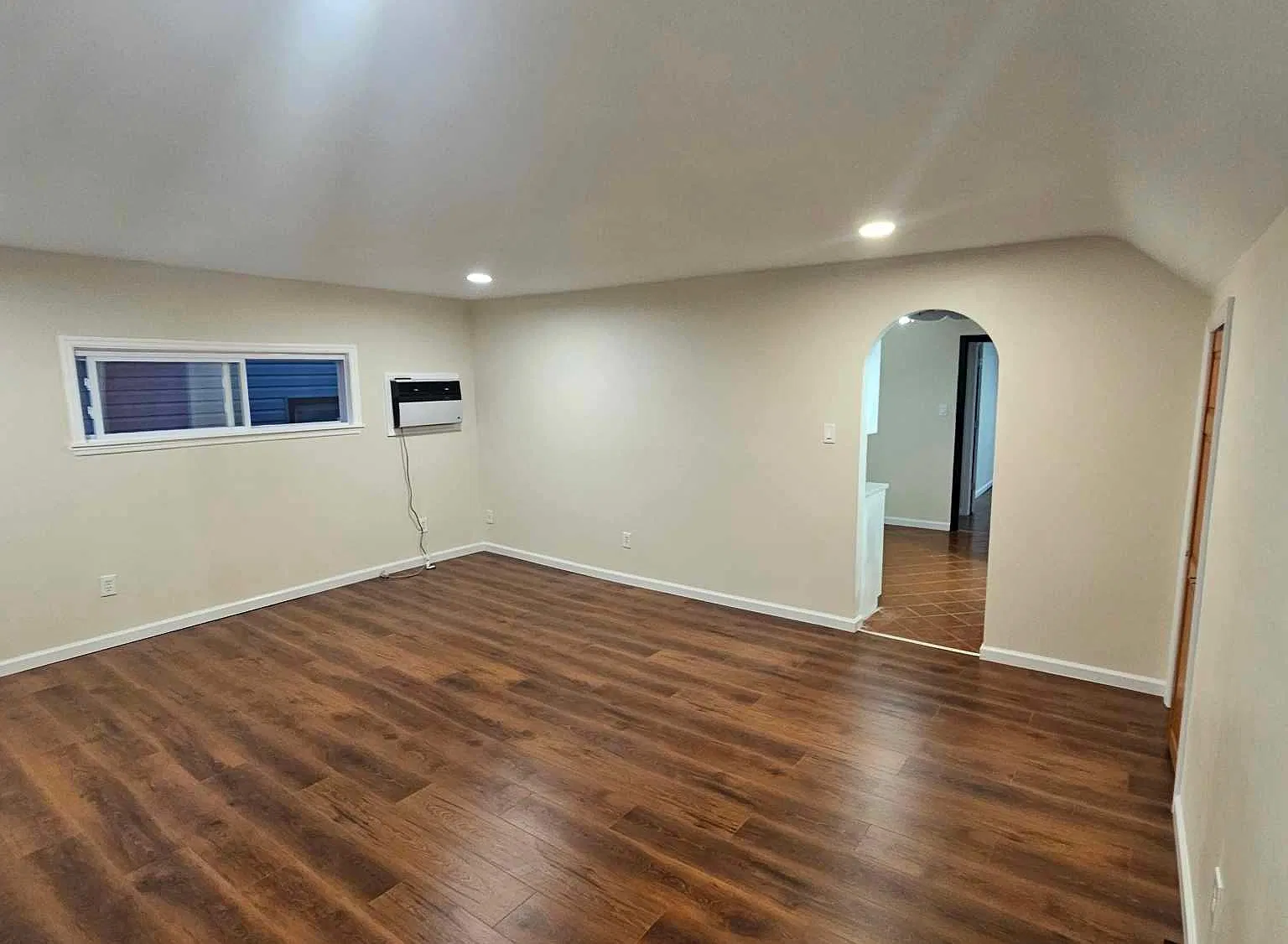 33 Lorrigan Pl — Photo 2