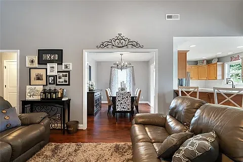 91 Round Rock Cir NE — Photo 6