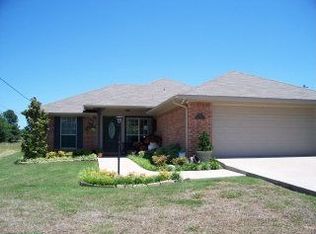 332 Bounding Main St, Gun Barrel City, TX 75156