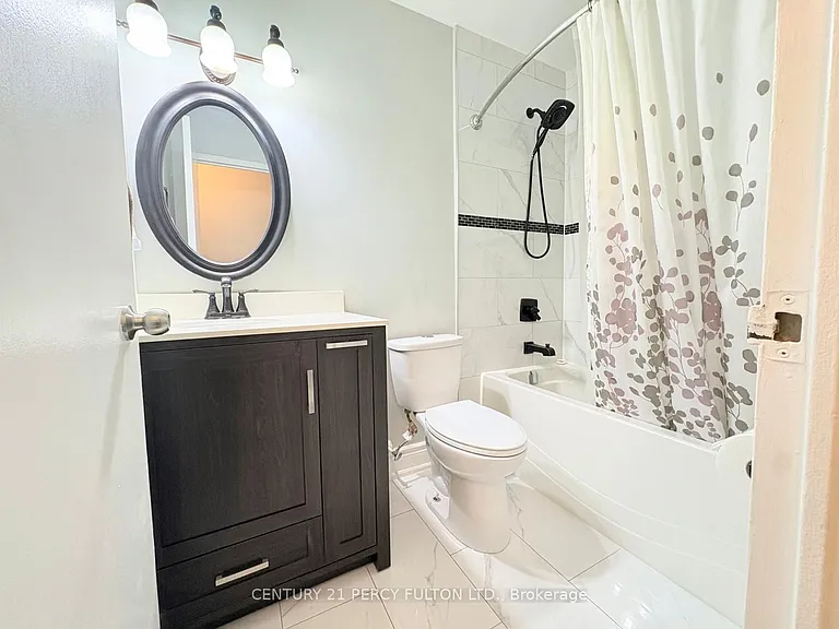 936 Glen St #106 — Photo 14