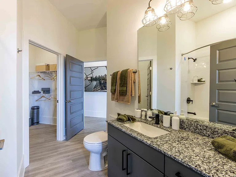 The Oliver Luxury Apartments — Photo 24