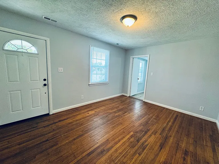 1307 Fort Manor Dr — Photo 2