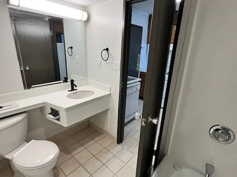 The McCoy at 8035 Apartments - Clive — Photo 40