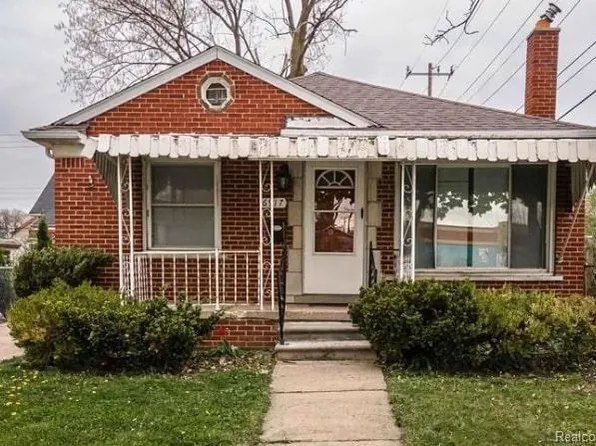 6917 Heyden St, Dearborn Heights, MI 48127