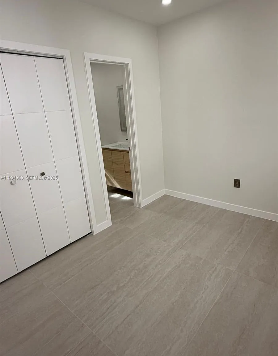 Beacon Manor — Photo 3