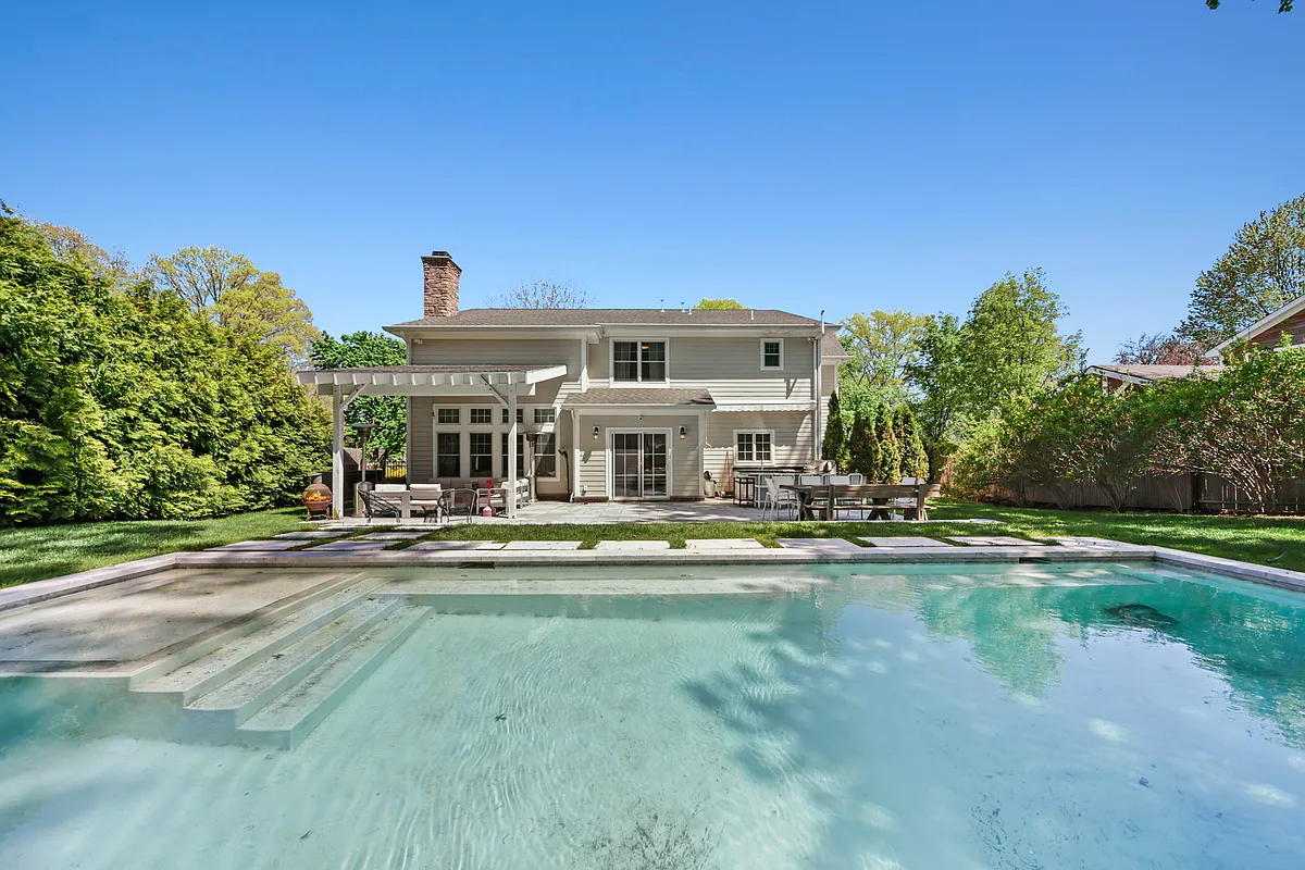 EXCEPTIONAL INSIDE AND OUTSIDE - 191 Jefferson Ave