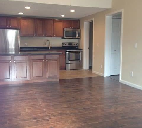 2nd image of 232 Waterbury Ct