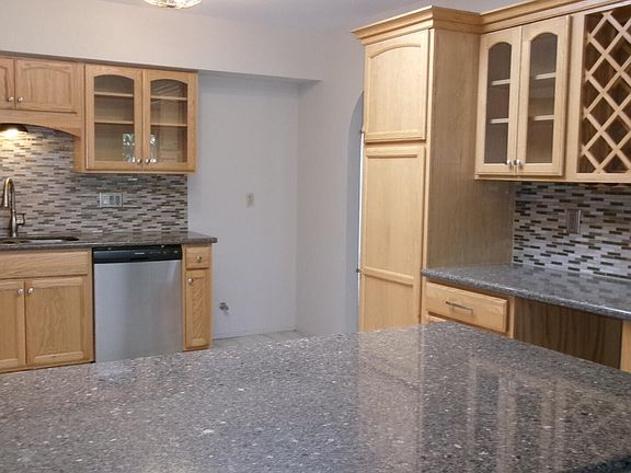 3rd image of 535 S CANYON Drive