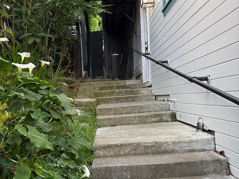 735 Alhambra St #1 — Photo 1