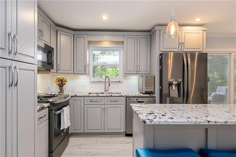 1st image of 160 Creekmont Way