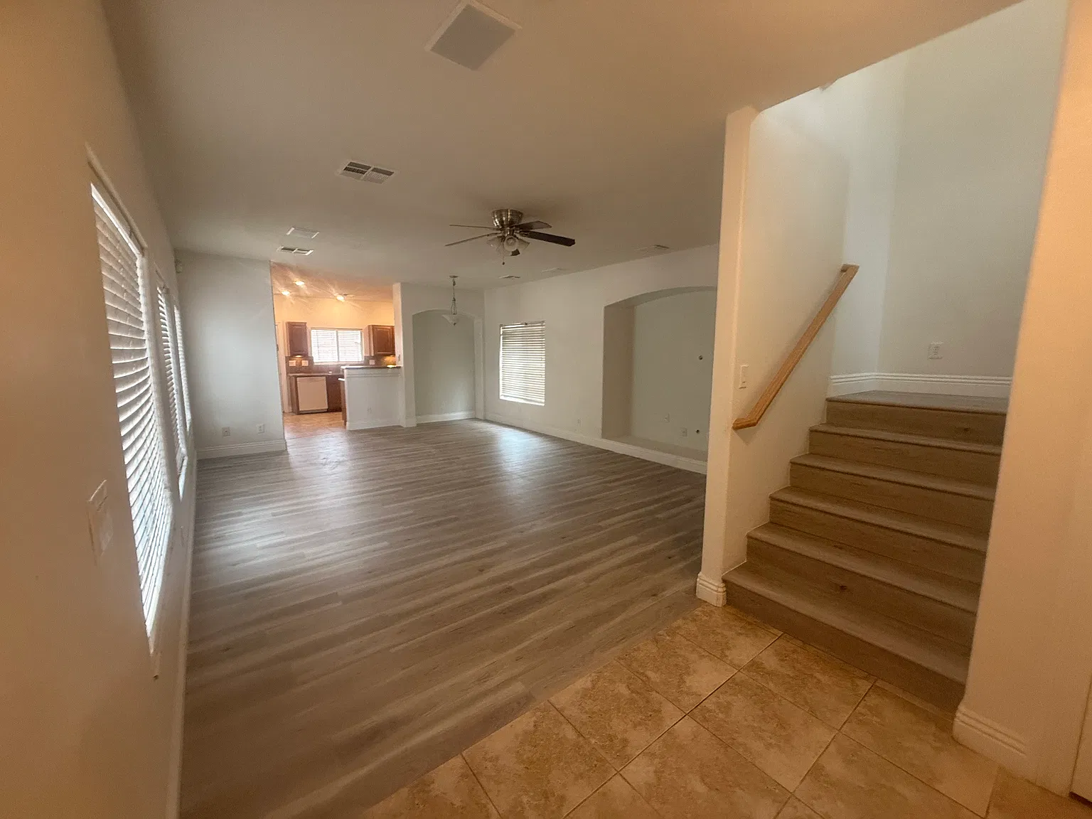 3 bed, 2.5 bath, 2274 sqft, $2,400 — Photo 4