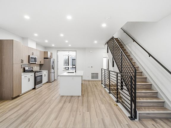 5th image of 4101 E Wesley Ave #4105-5