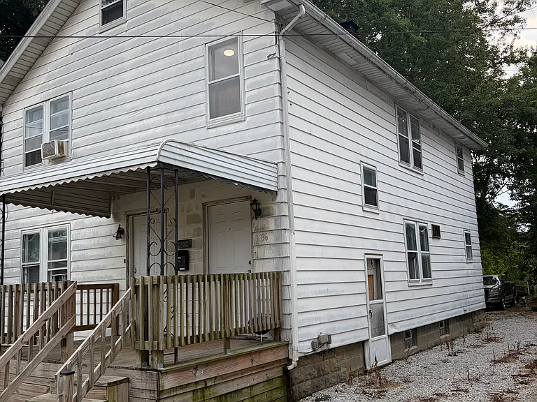 1036 Clay St — Photo 9