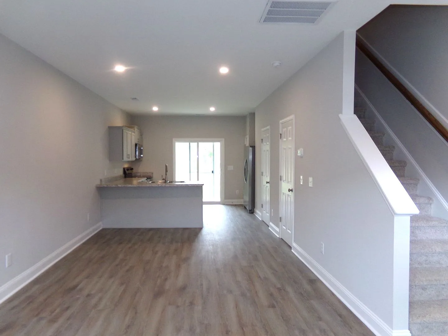 Move-In Special: Receive $100 off your first month's rent! Welcome to Jacks Branch Townhomes Cont... — Photo 4