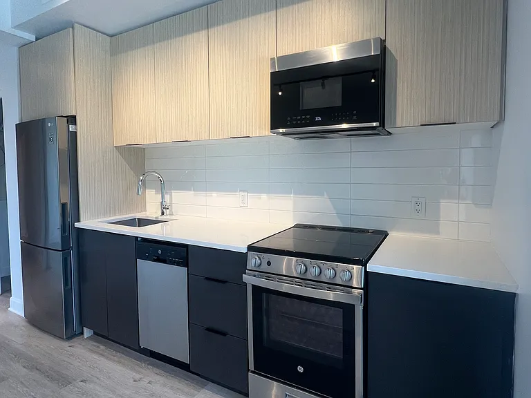 444 Bronson Ave #LL01 — Photo 11
