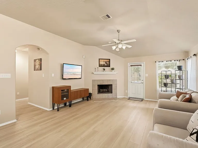 8022 Atwood Hills Ln — Photo 14